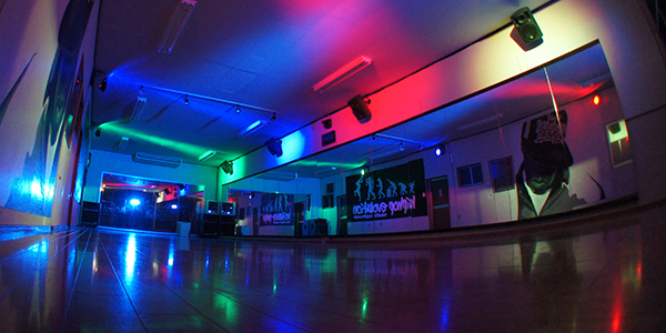 スタジオフロア ナイト